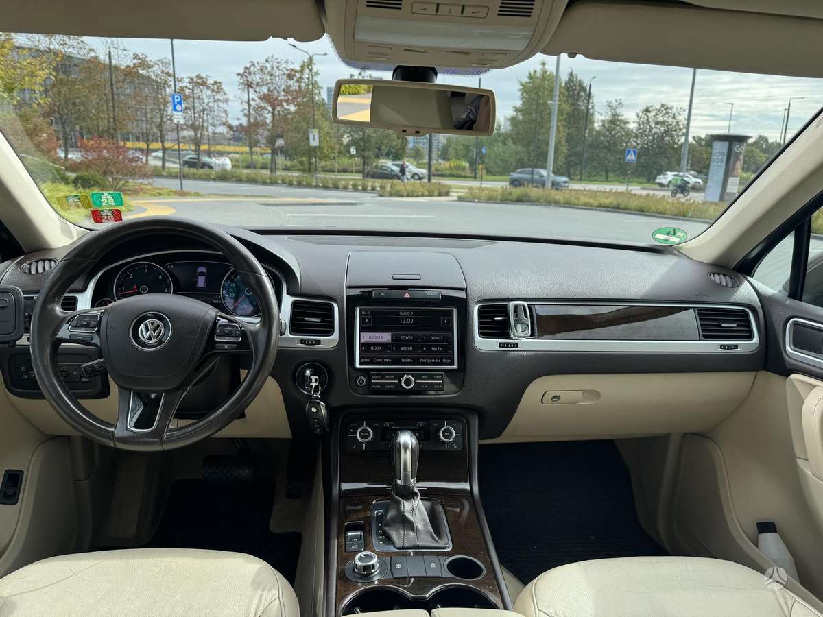 Volkswagen Touareg - 9