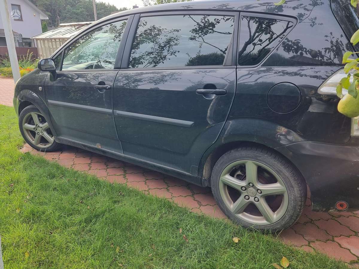 Toyota Corolla Verso - 3