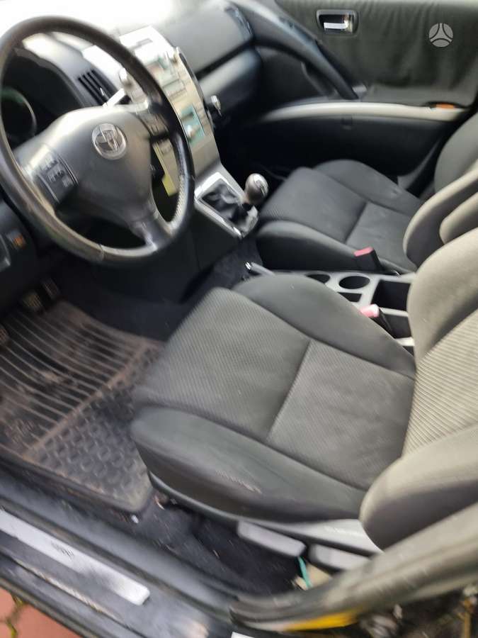 Toyota Corolla Verso - 5