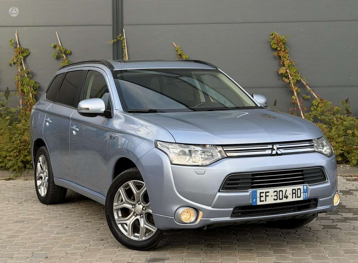 Mitsubishi Outlander - 1
