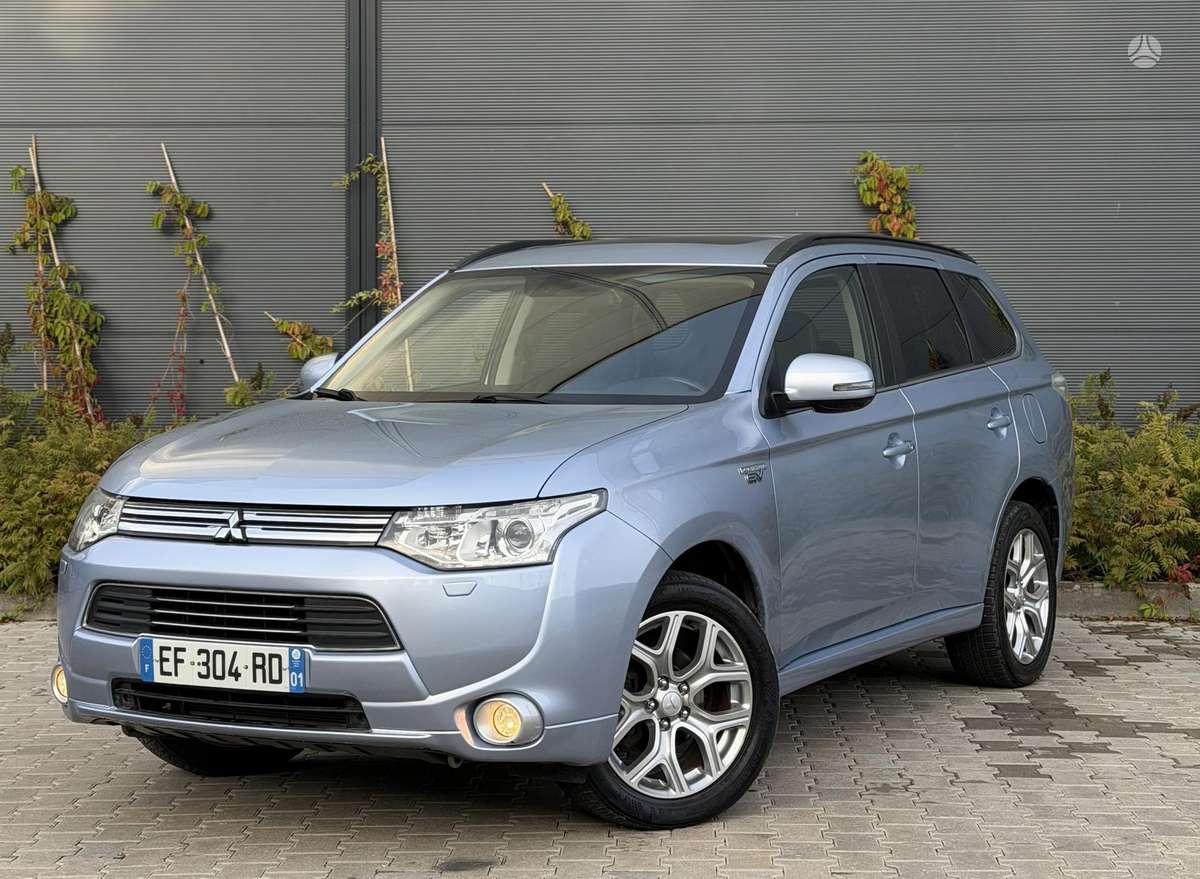 Mitsubishi Outlander - 2
