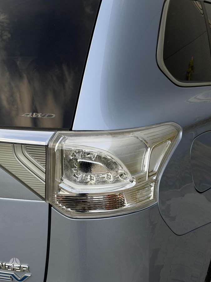 Mitsubishi Outlander - 7