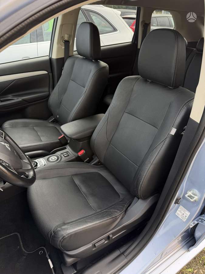 Mitsubishi Outlander - 10
