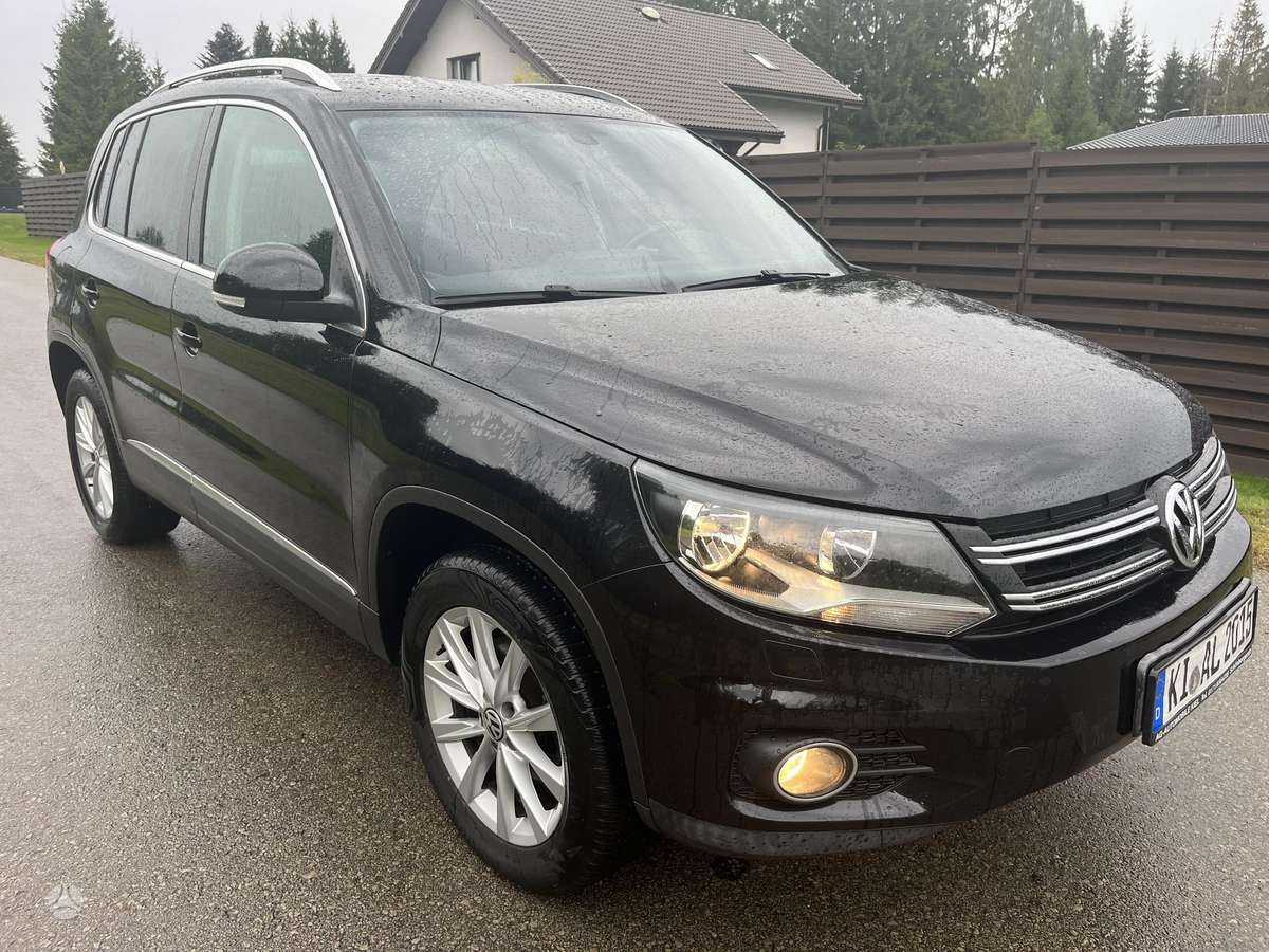 Volkswagen Tiguan - 1