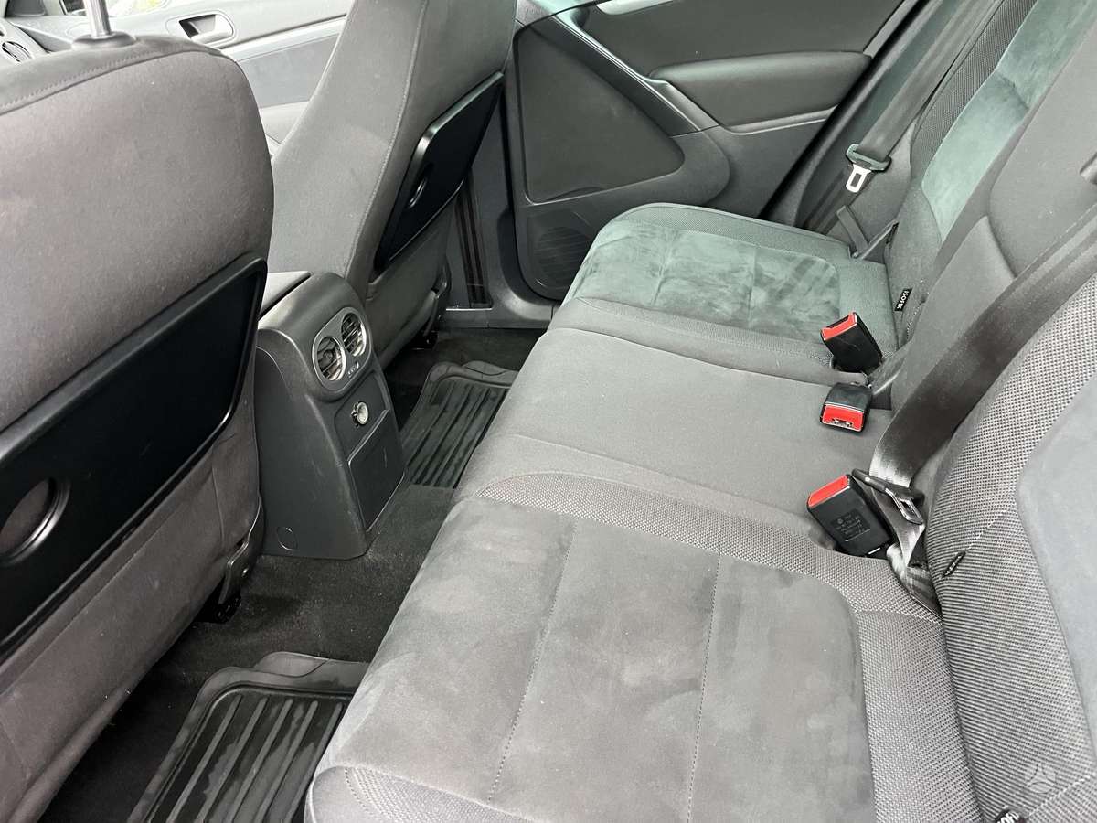 Volkswagen Tiguan - 10