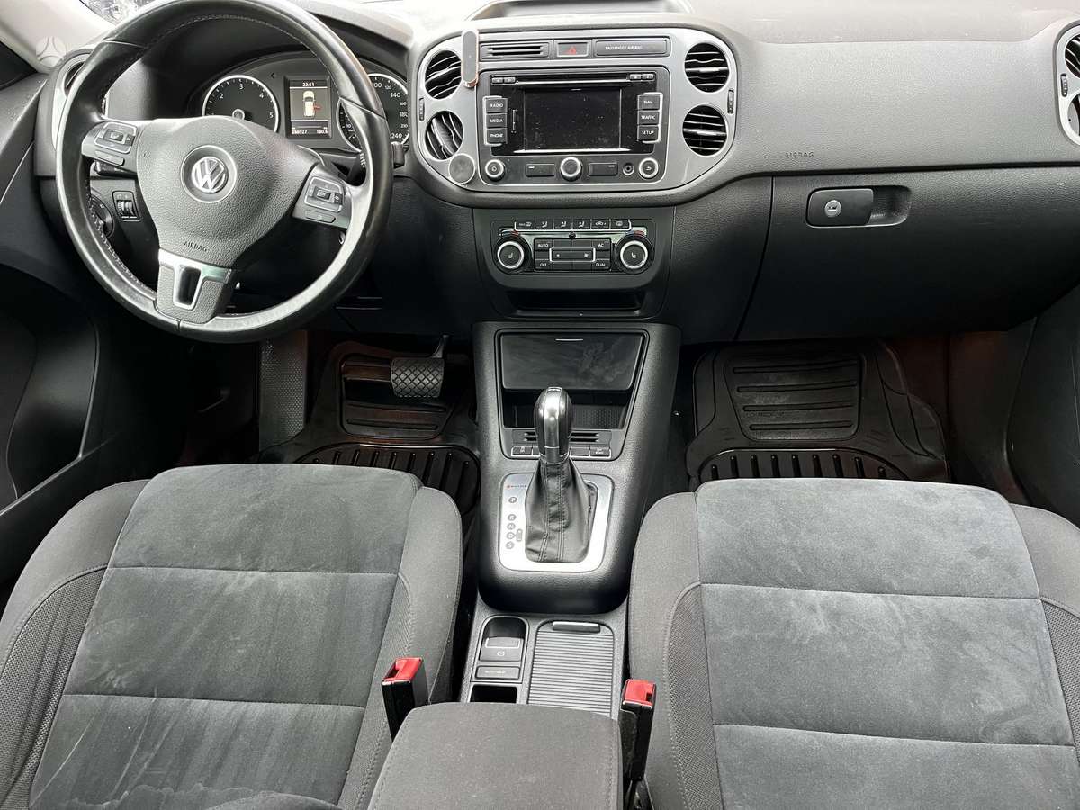Volkswagen Tiguan - 12