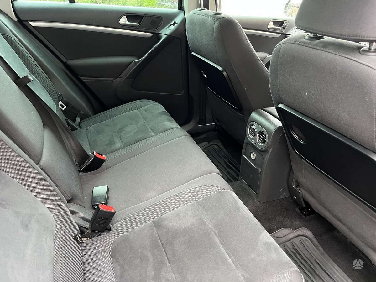 Volkswagen Tiguan - 11