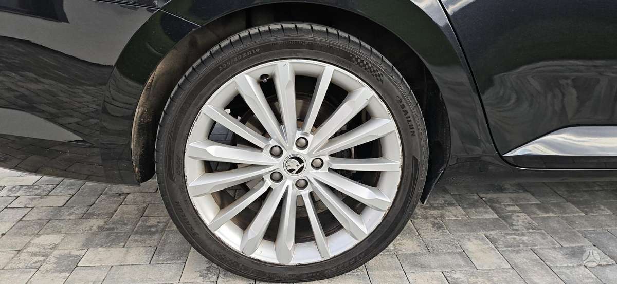 Škoda Superb - 12