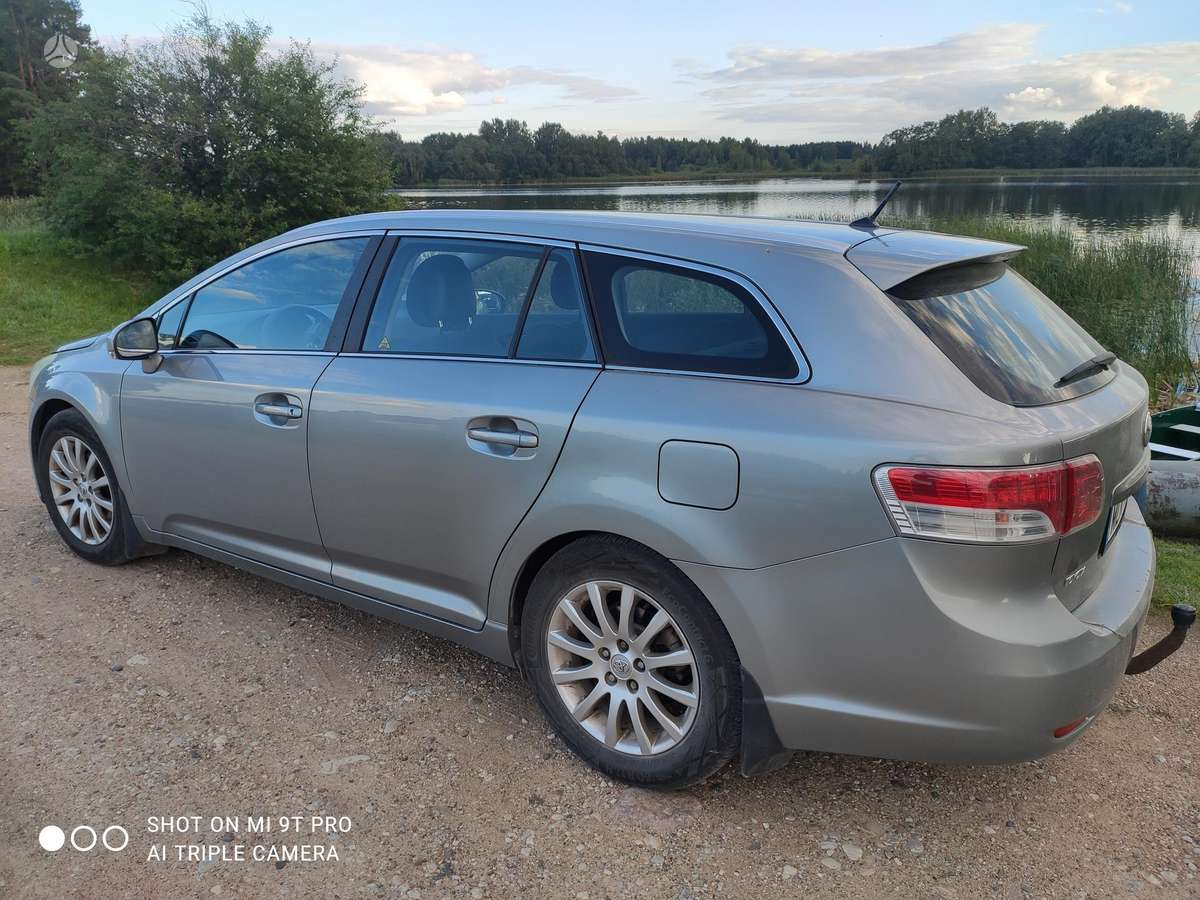 Toyota Avensis - 1