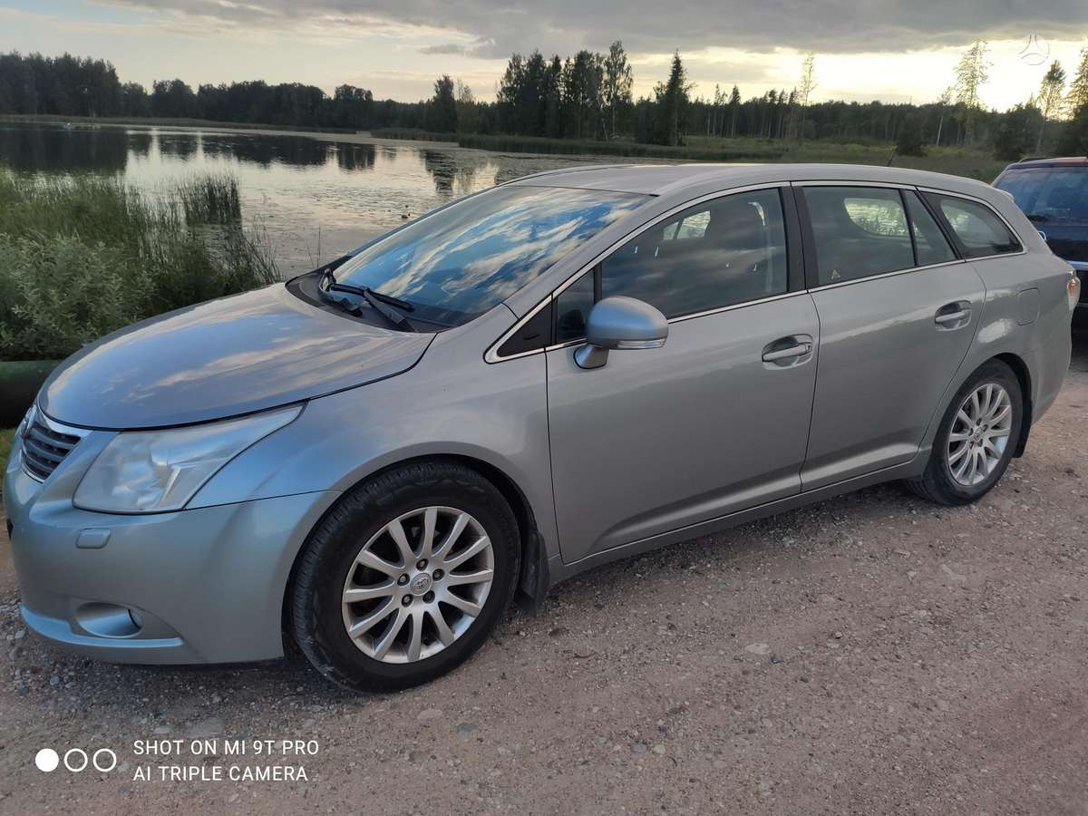Toyota Avensis - 2