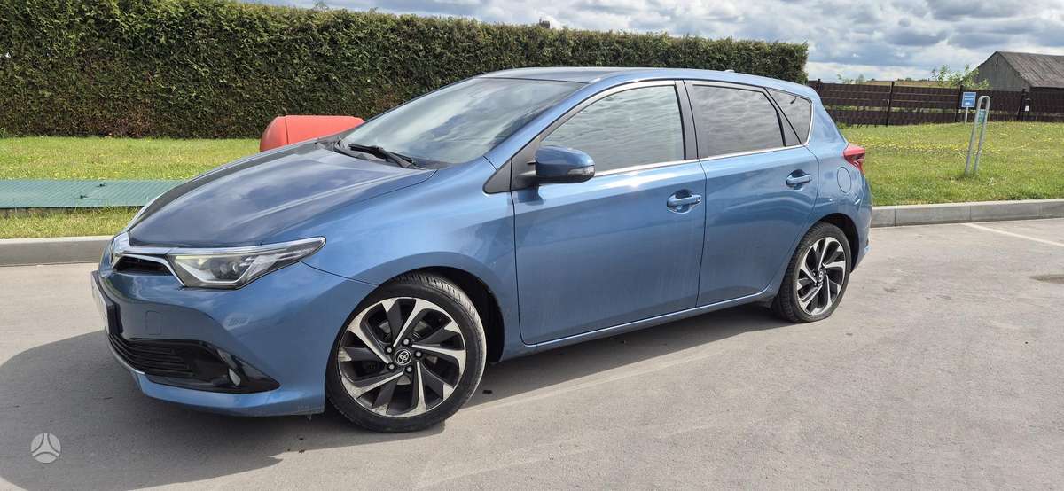 Toyota Auris - 1