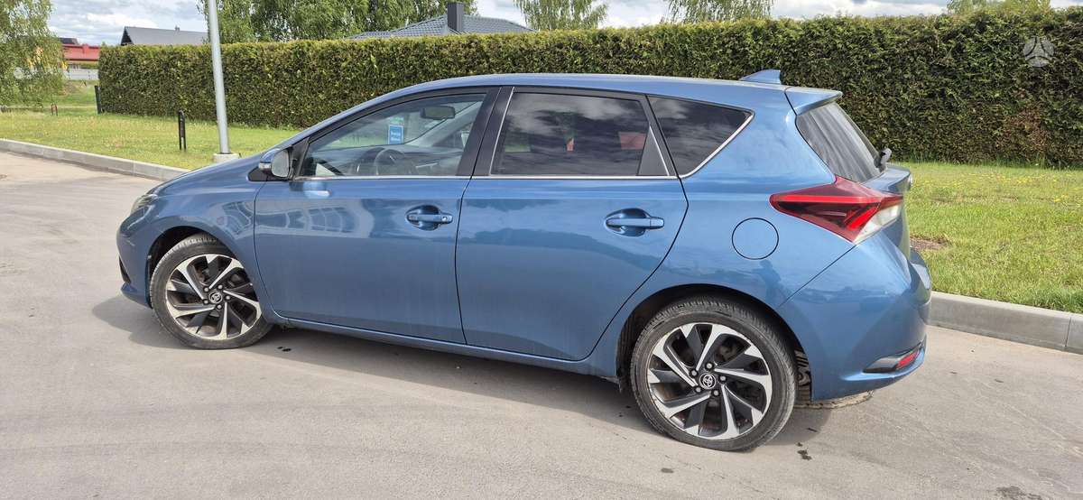 Toyota Auris - 4