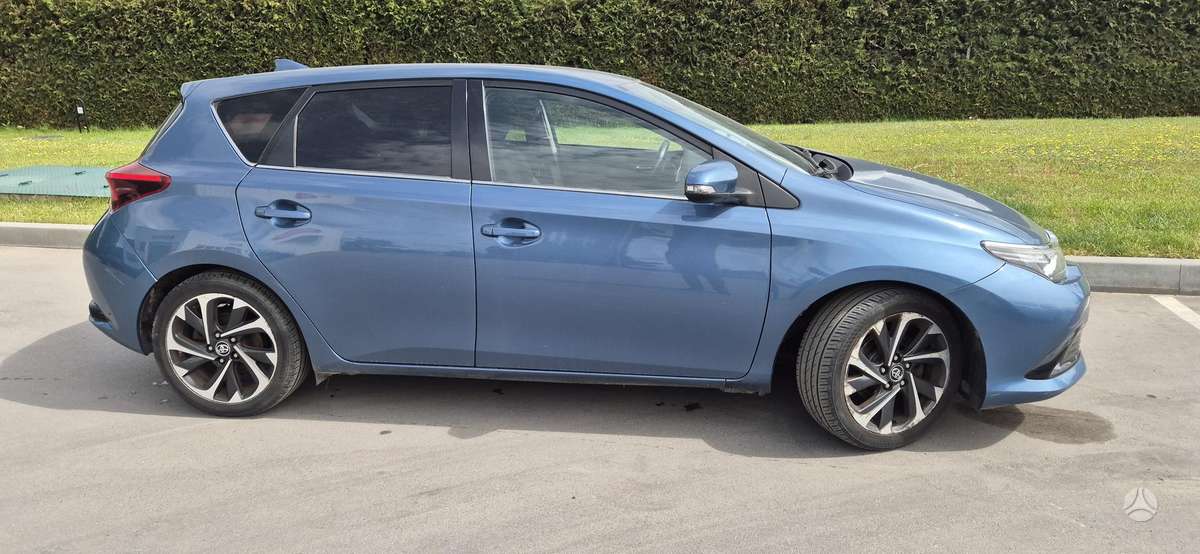 Toyota Auris - 12