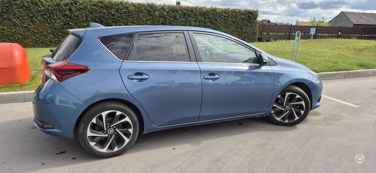 Toyota Auris - 11
