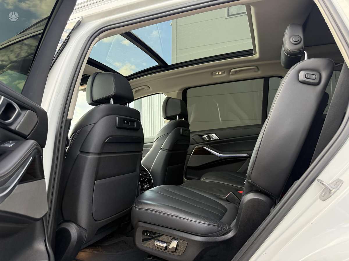 BMW X7 - 7