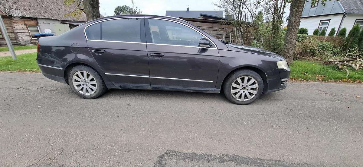Volkswagen Passat - 1