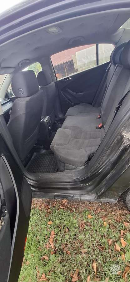 Volkswagen Passat - 4