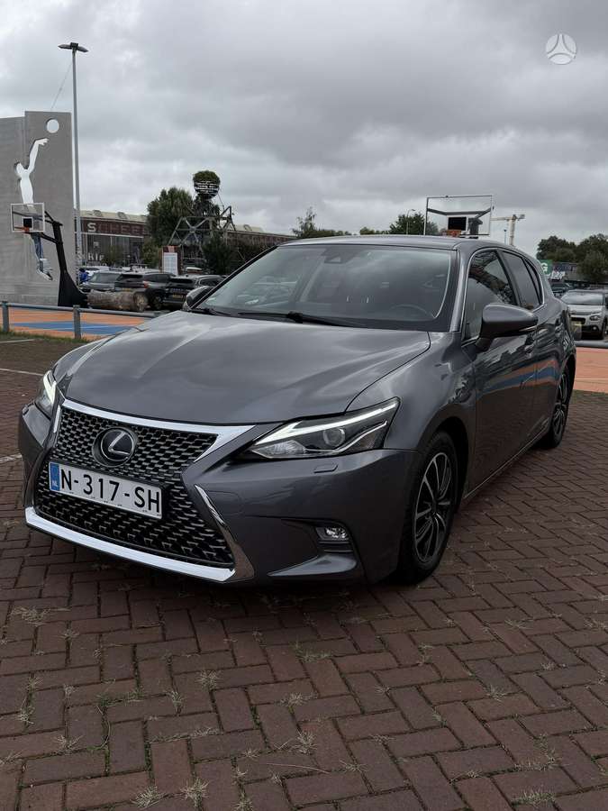 Lexus CT 200h - 1
