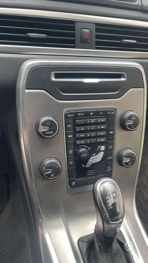 Volvo XC70 - 8