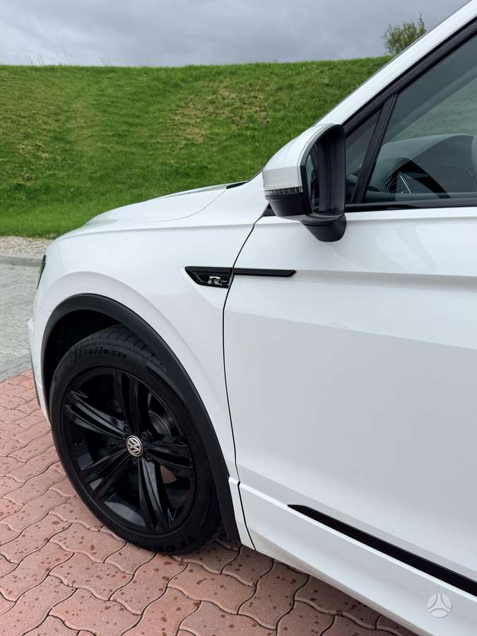 Volkswagen Tiguan - 2