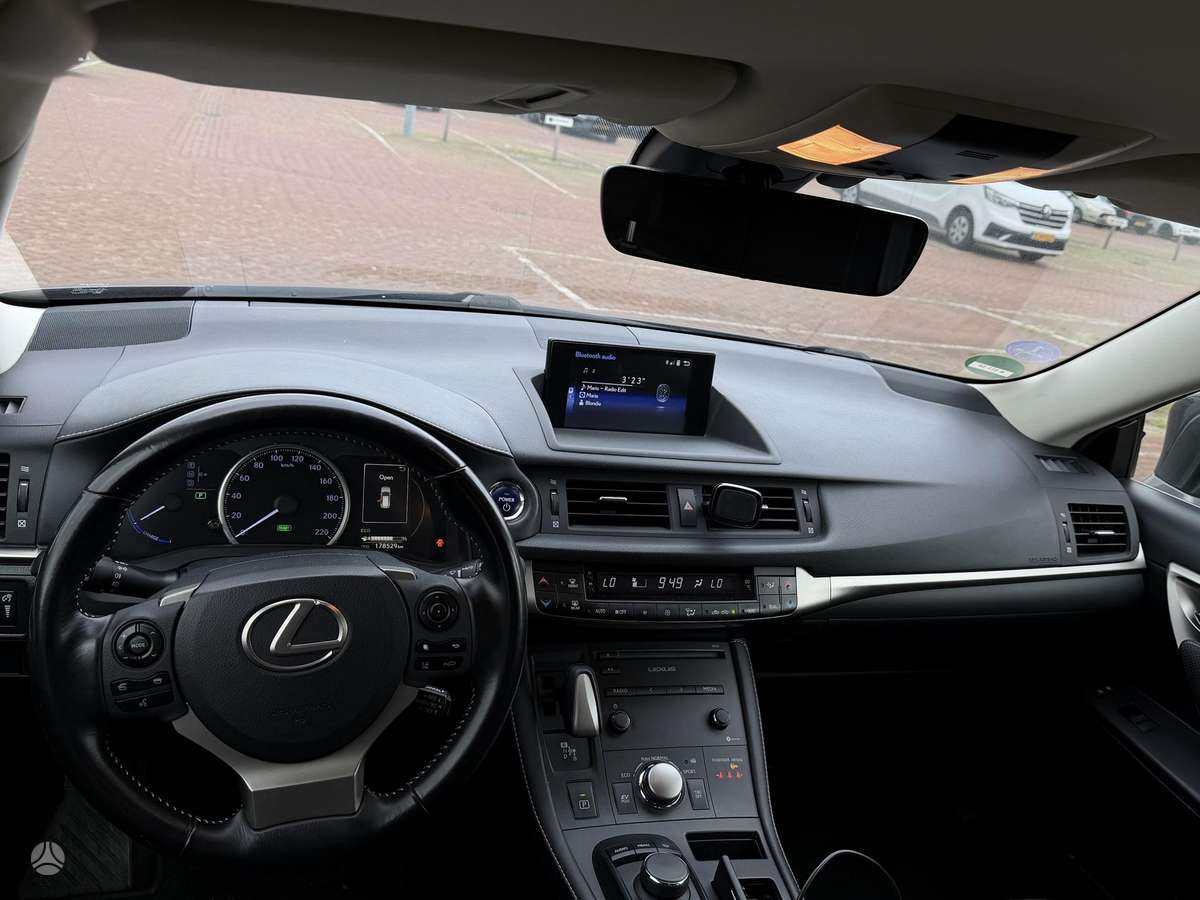 Lexus CT 200h - 7