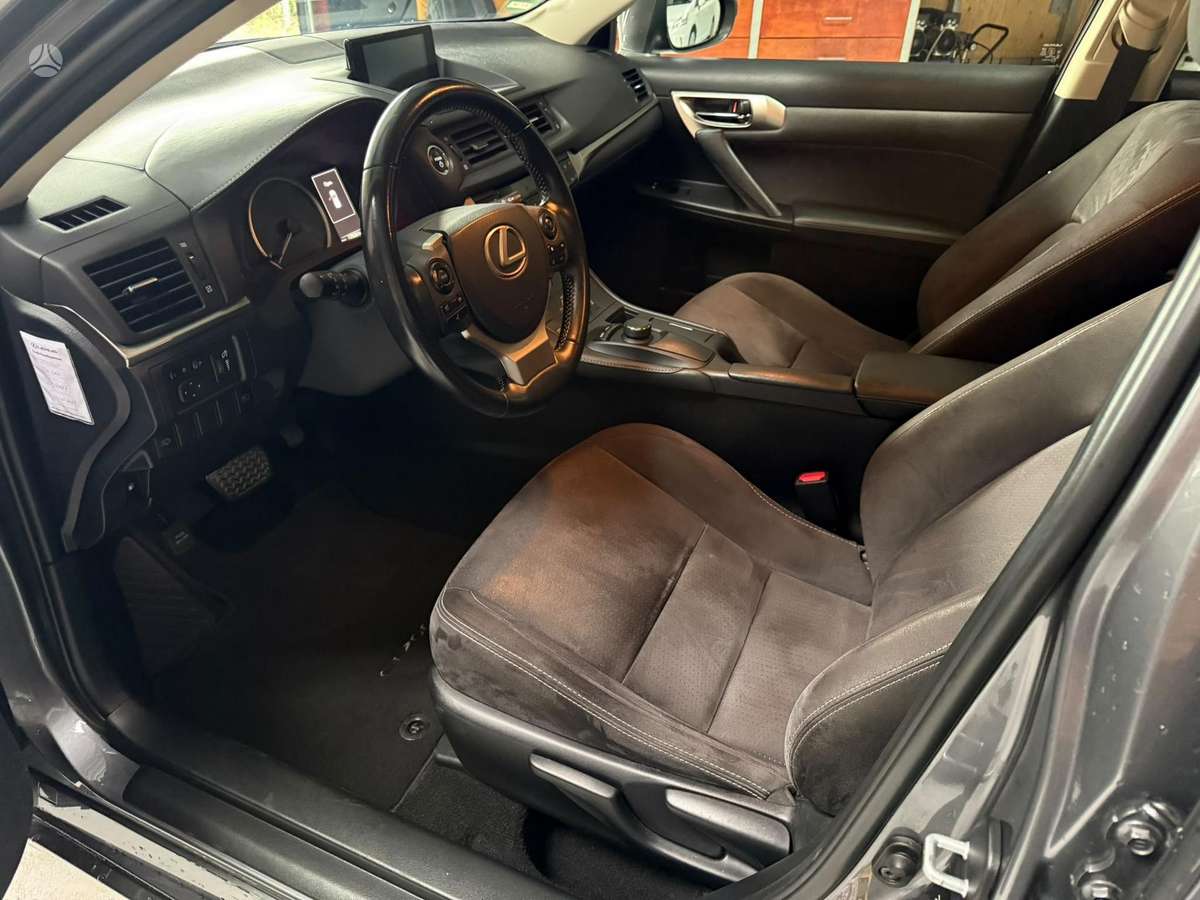 Lexus CT 200h - 8