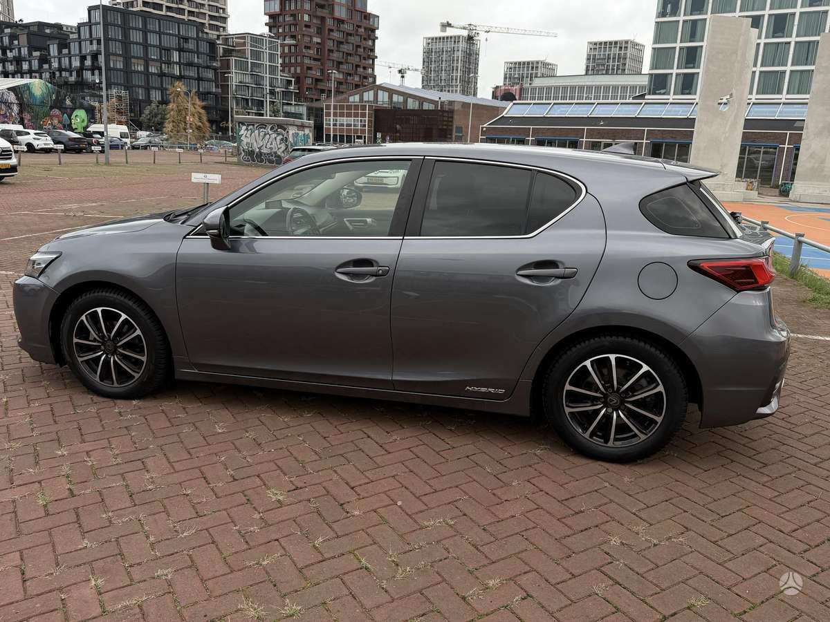 Lexus CT 200h - 5