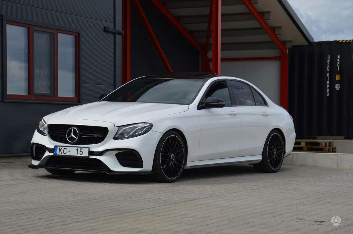 Mercedes-Benz E350 - 1
