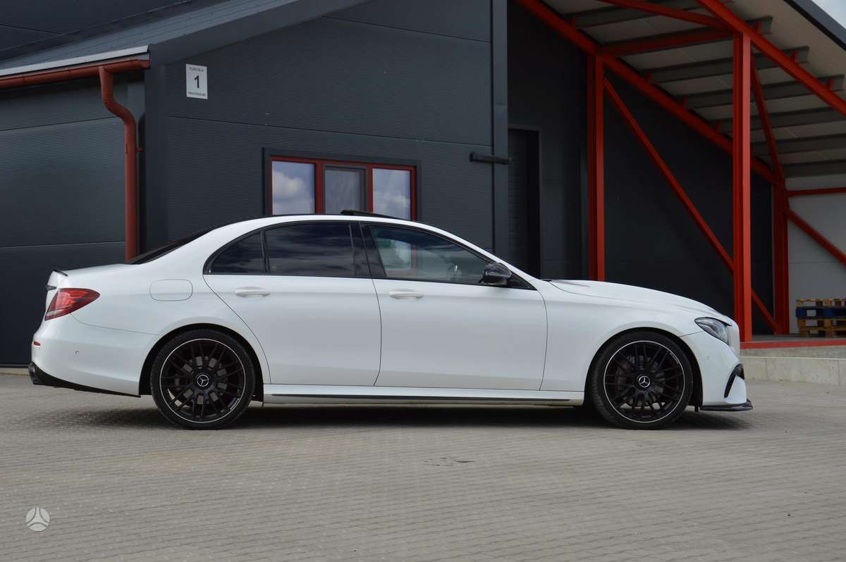 Mercedes-Benz E350 - 4