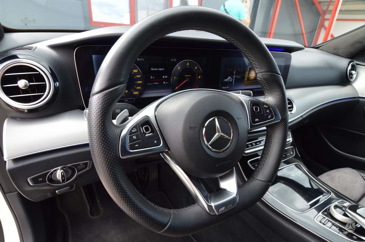 Mercedes-Benz E350 - 10