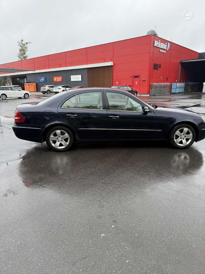 Mercedes-Benz E220 - 2