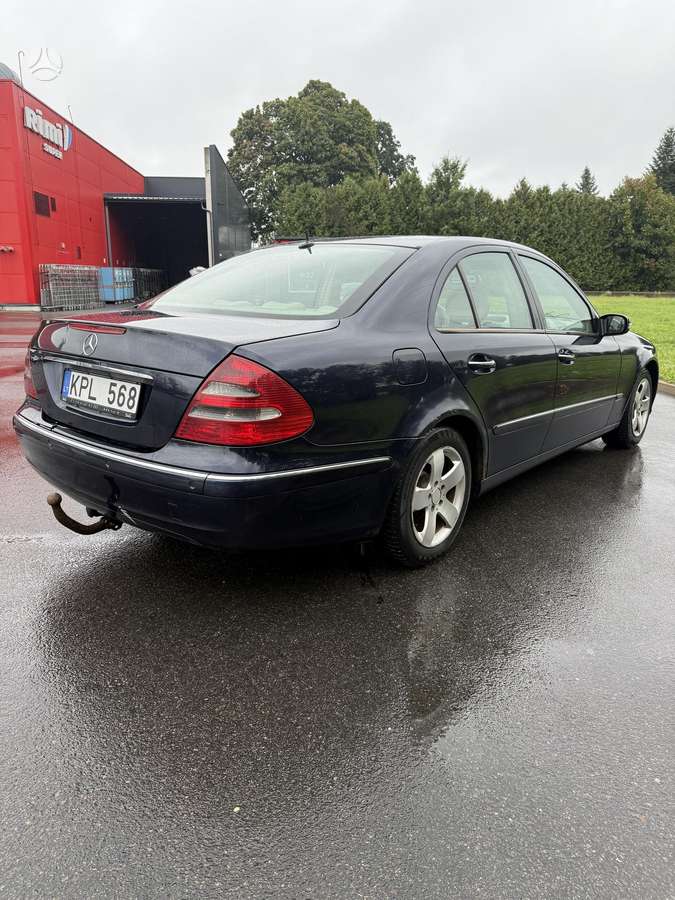 Mercedes-Benz E220 - 3