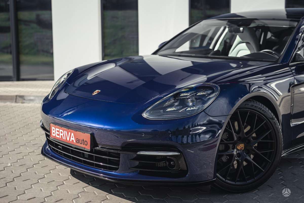 Porsche Panamera - 3