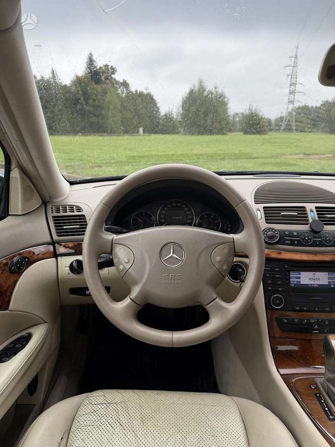 Mercedes-Benz E220 - 5