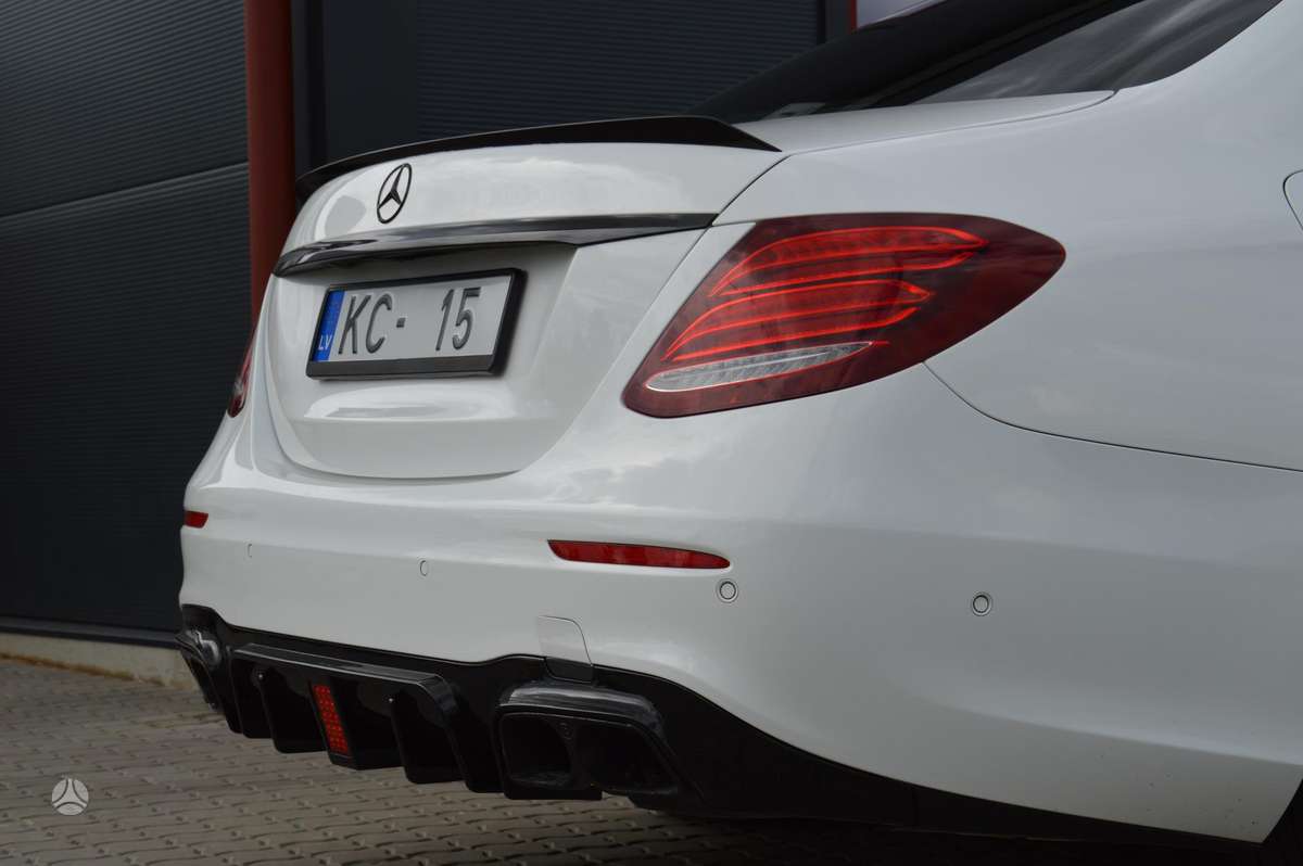 Mercedes-Benz E350 - 8