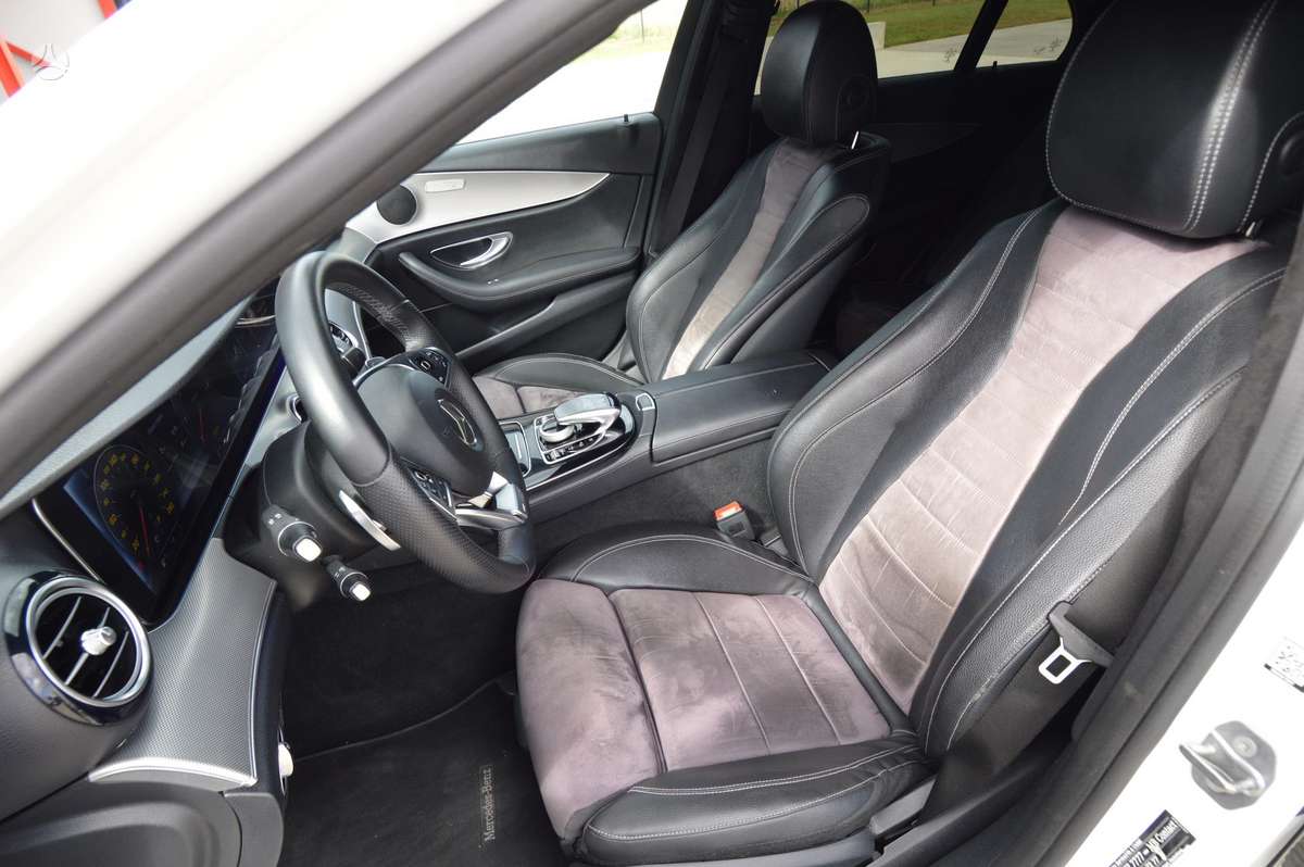 Mercedes-Benz E350 - 11