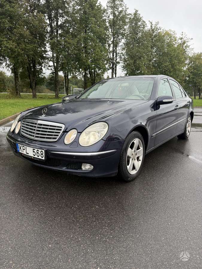 Mercedes-Benz E220 - 1