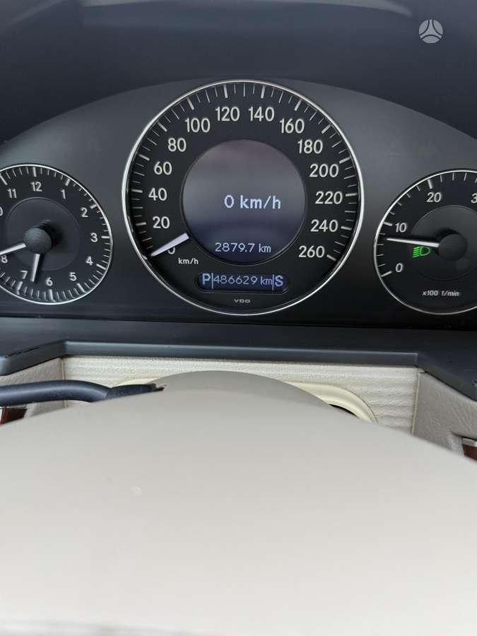 Mercedes-Benz E220 - 8