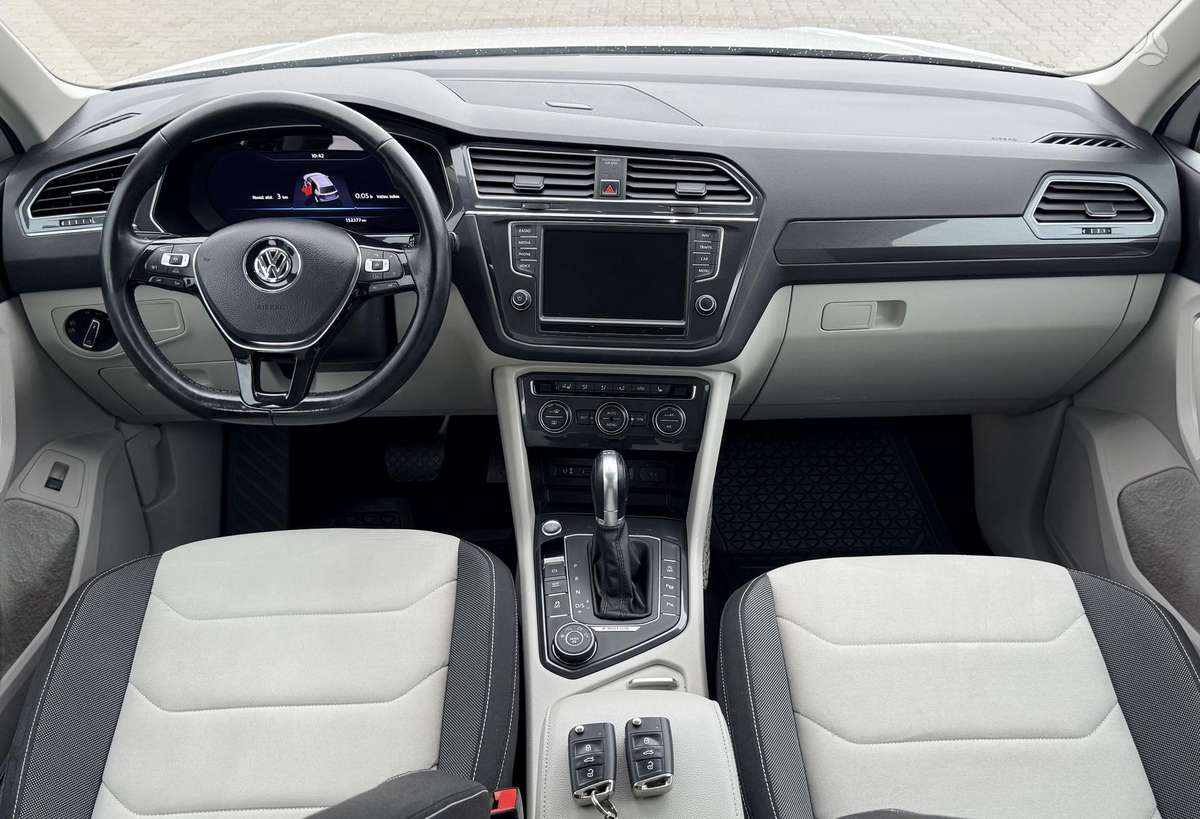 Volkswagen Tiguan - 9