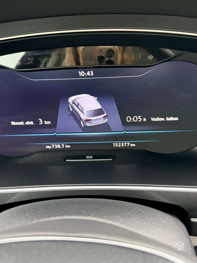 Volkswagen Tiguan - 11