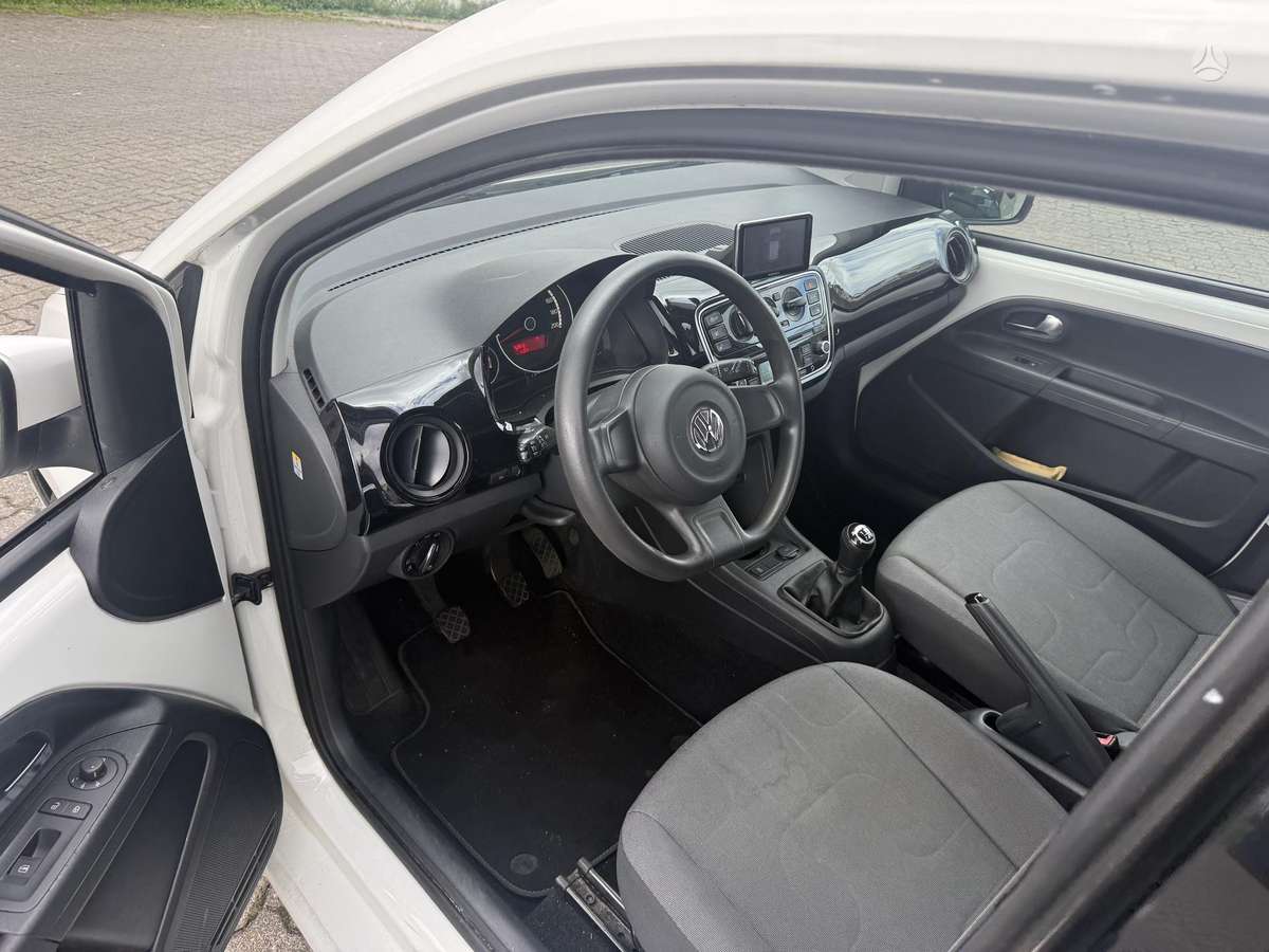 Volkswagen Up - 11
