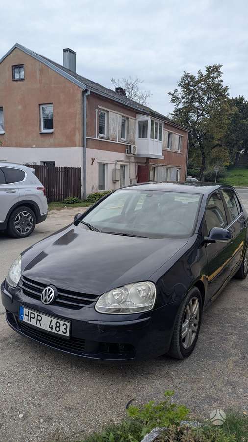 Volkswagen Golf - 1