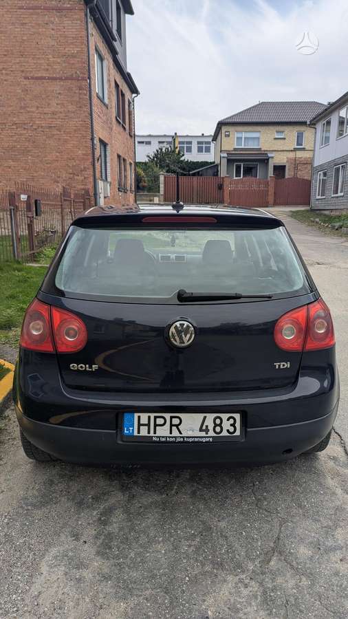 Volkswagen Golf - 6