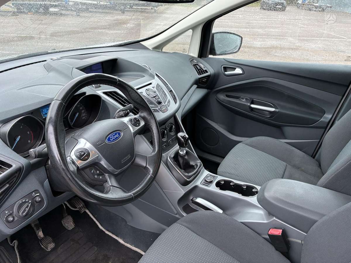 Ford Grand C-MAX - 9