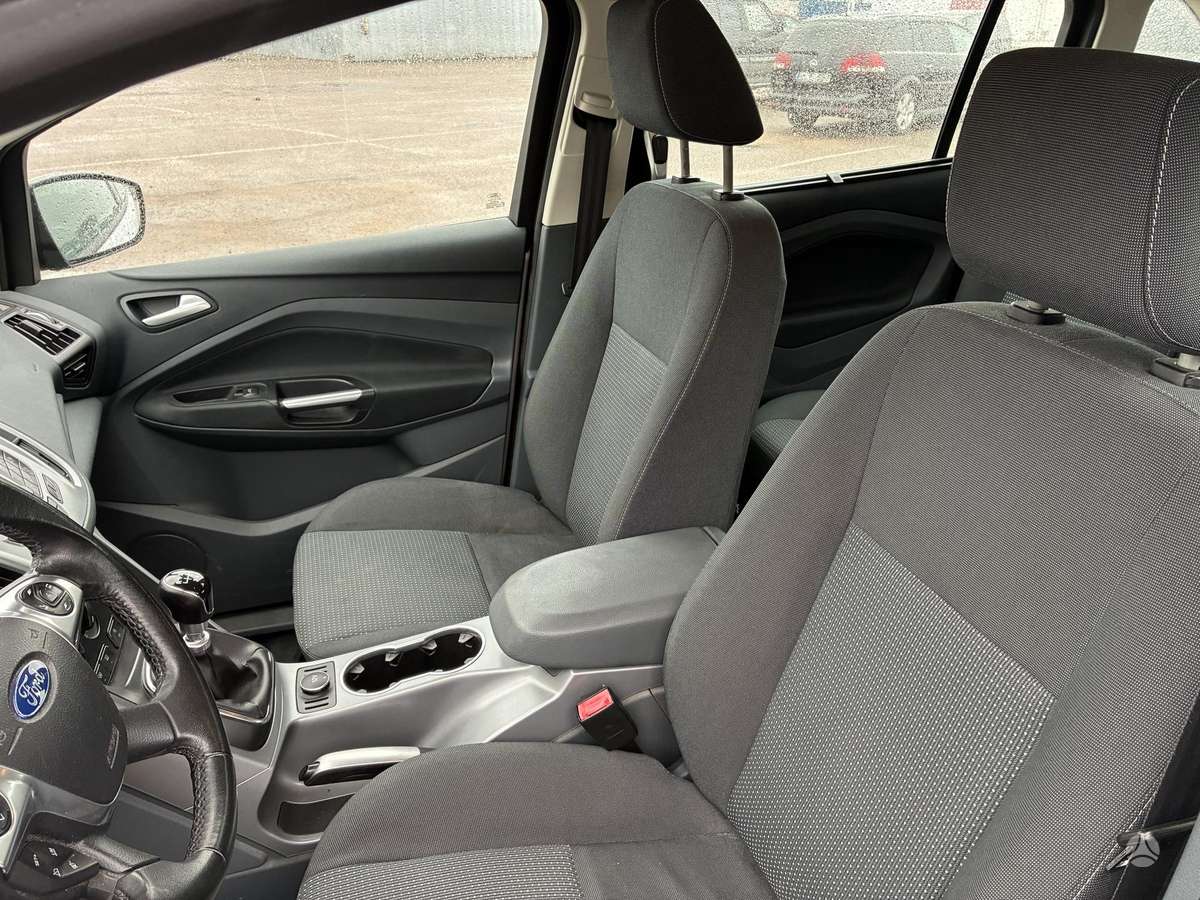 Ford Grand C-MAX - 12