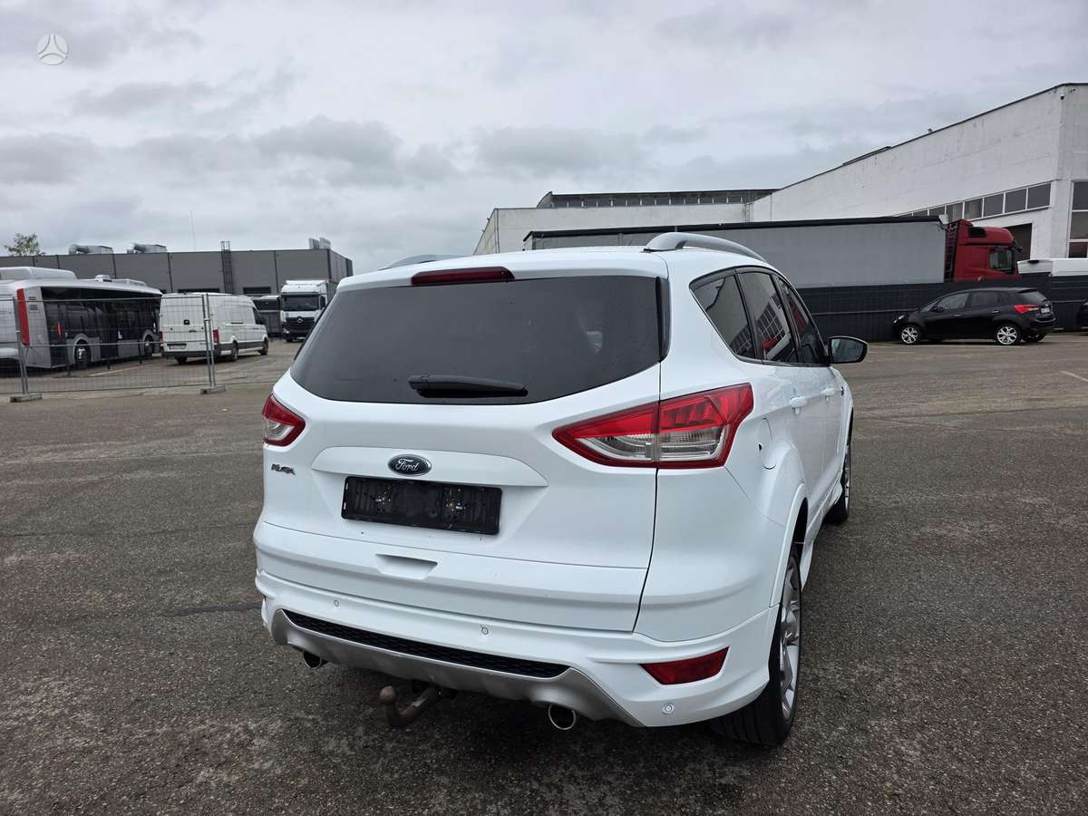 Ford Kuga - 10