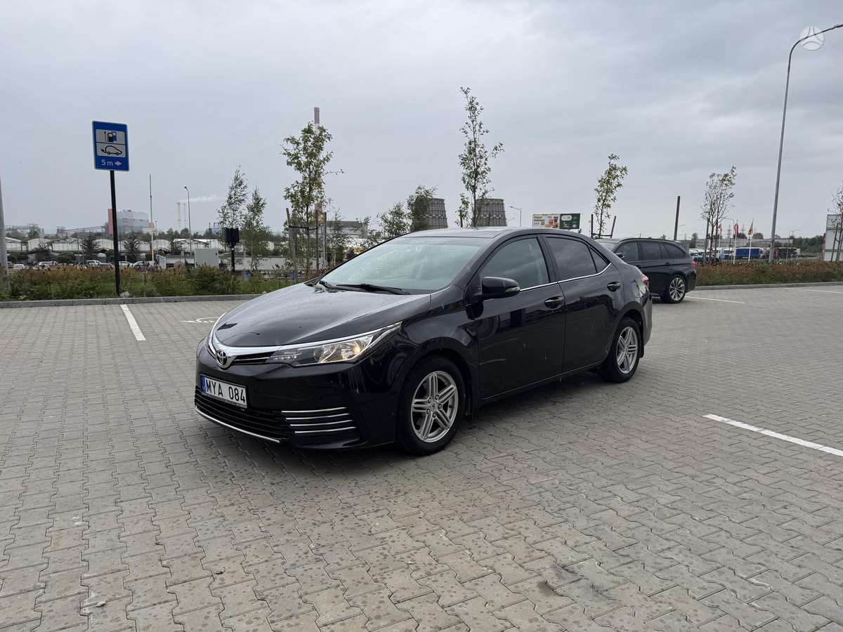 Toyota Corolla - 1