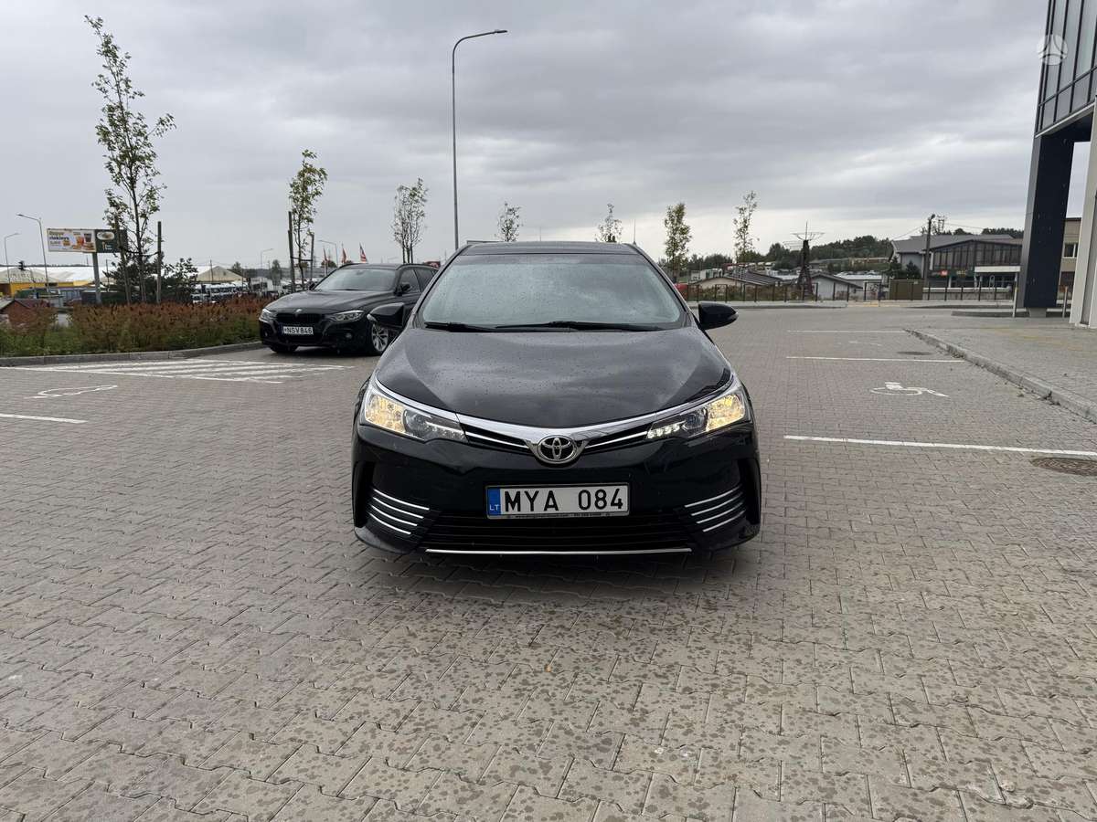 Toyota Corolla - 2