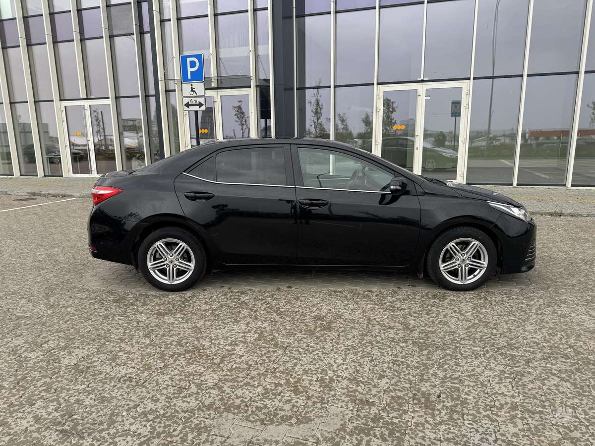 Toyota Corolla - 4