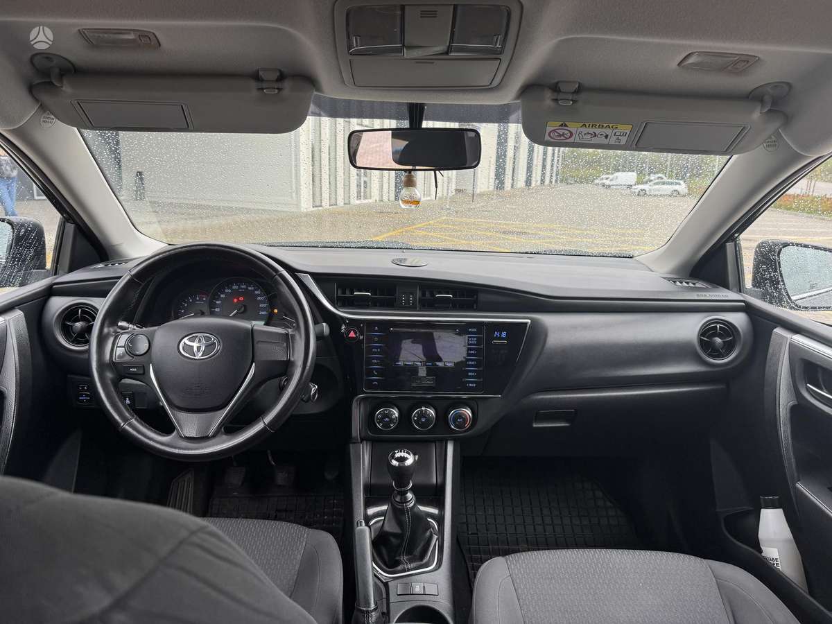 Toyota Corolla - 8